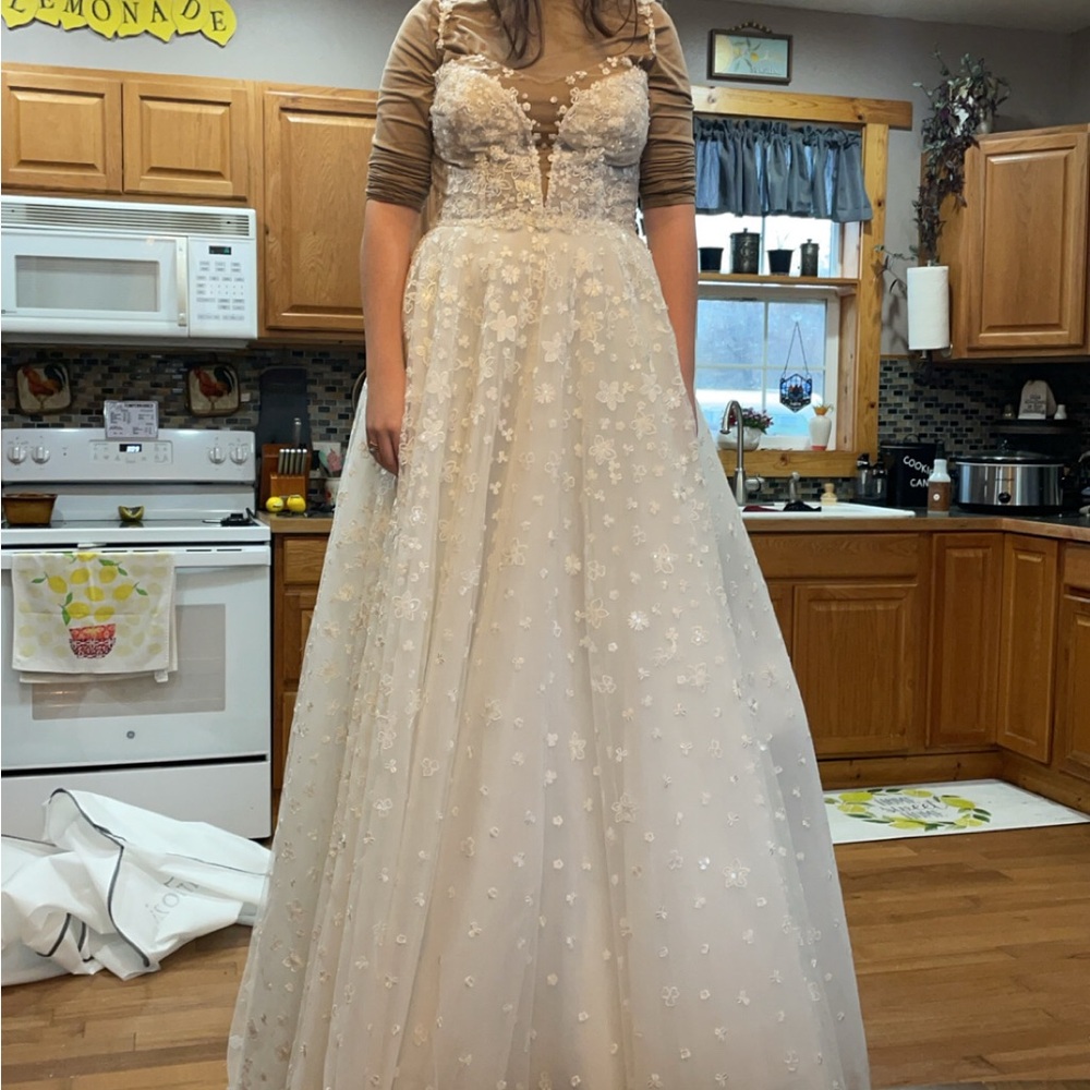 A line wedding dresss - Picture 7 of 7